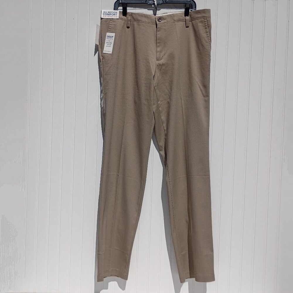 NWT Dockers Khaki Pants Men's 36 x 36 Straight Fit Flat Front Easy Trousers